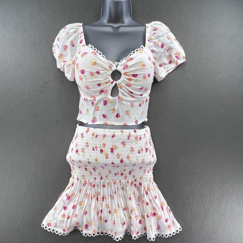 SO Women 2 Piece Set Rayon Floral Small Cottagecore Boho Crop‎ Top Skirt White